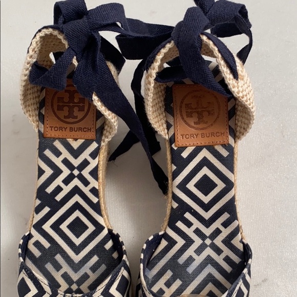 Tory Burch Clubhouse navy and cream geometric espadrilles 39 - Picture 5 of 11
